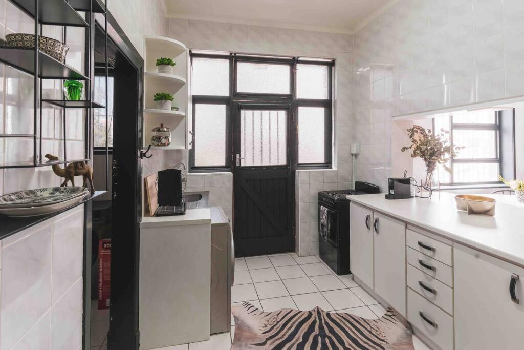 Cozy One-Bedroom In The Heart Of Sea Point Ciudad del Cabo Exterior foto
